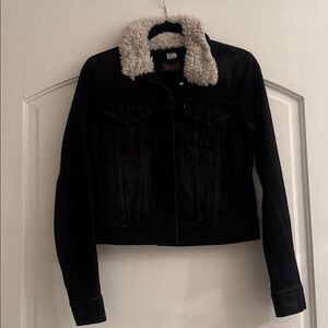Levi’s fur collar denim jacket